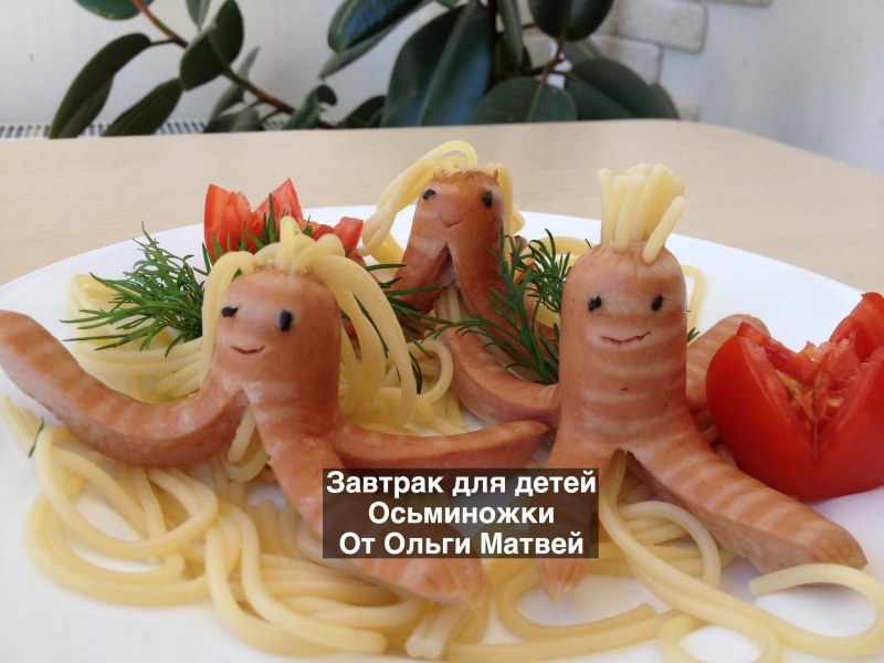 Блюда из спагетти и сосисок