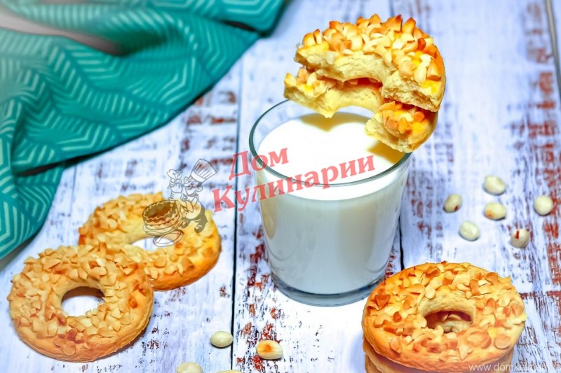 Хлебное кольцо с орешками