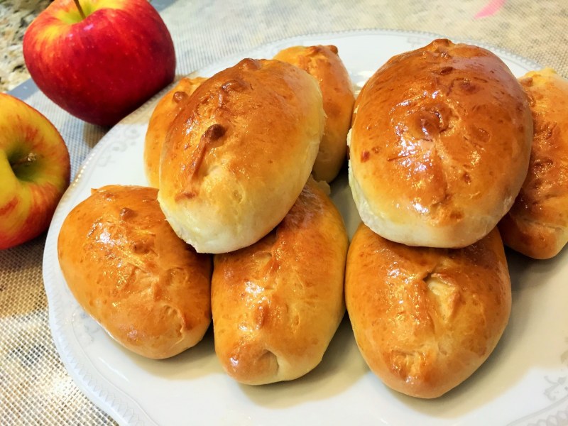 Красивые булочки с повидлом