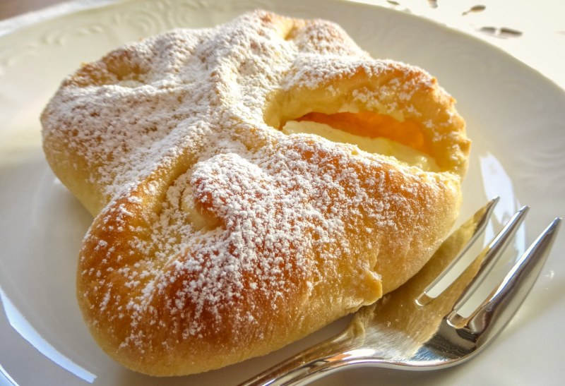 Булочки с яблоками