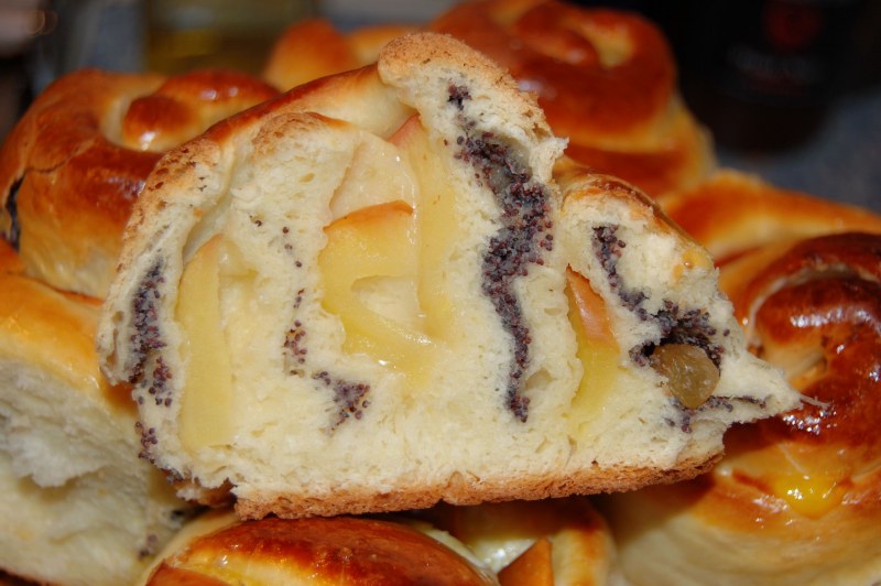 Плюшки с яблоками