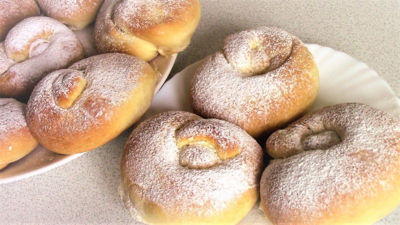 Булочки с яблочным вареньем