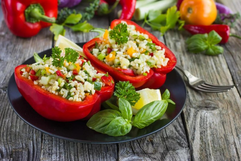 Перец фаршированный куриной грудкой