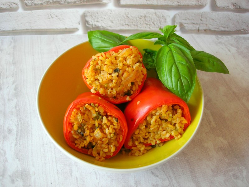 Перец фаршированный булгуром