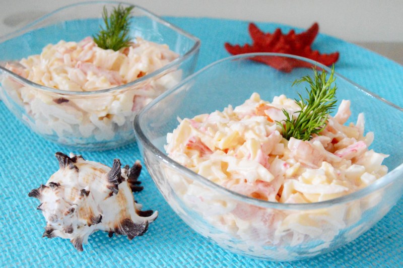 Салаты с морепродуктами ассорти