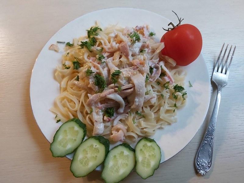 Паста с кальмарами