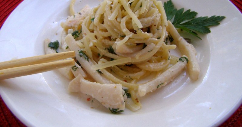 Паста карбонара с кальмарами