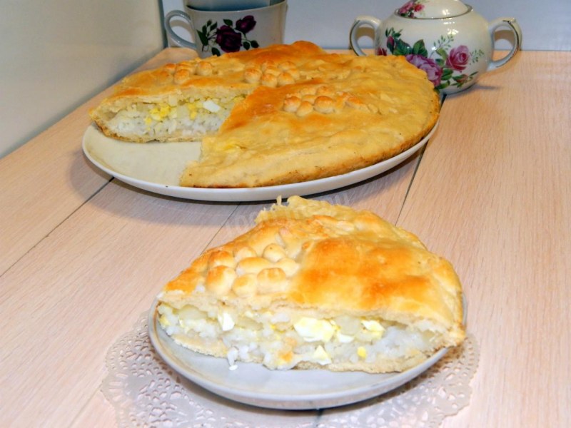 Пирог из рыбной консервы на скорую руку