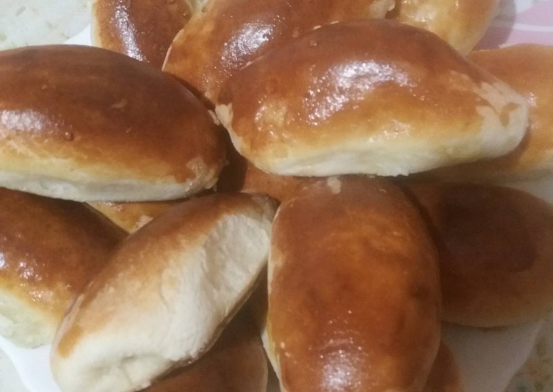 Пирожки с яйцом и луком