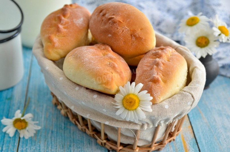 Пирожки с рисом и яйцом в духовке пошаговый