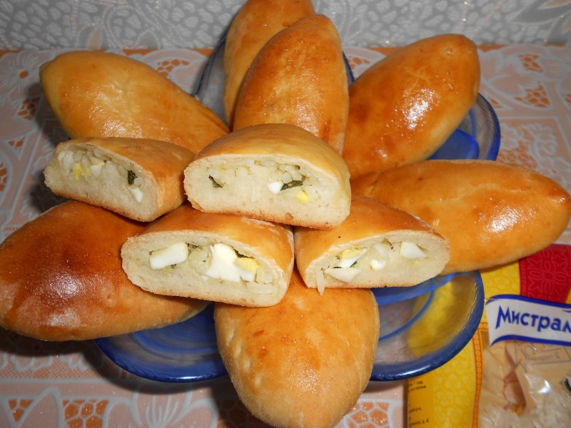 Пирожок Печеный с рисом и яйцом