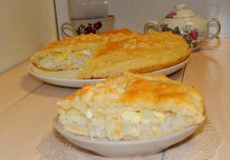 Пирожки с рисом и яйцом жареные