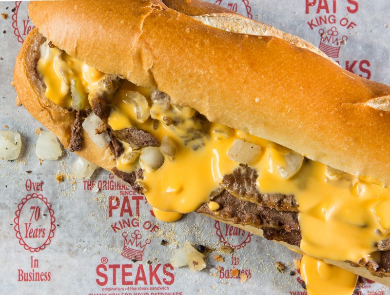 Steak'n'Cheese pie muckbang