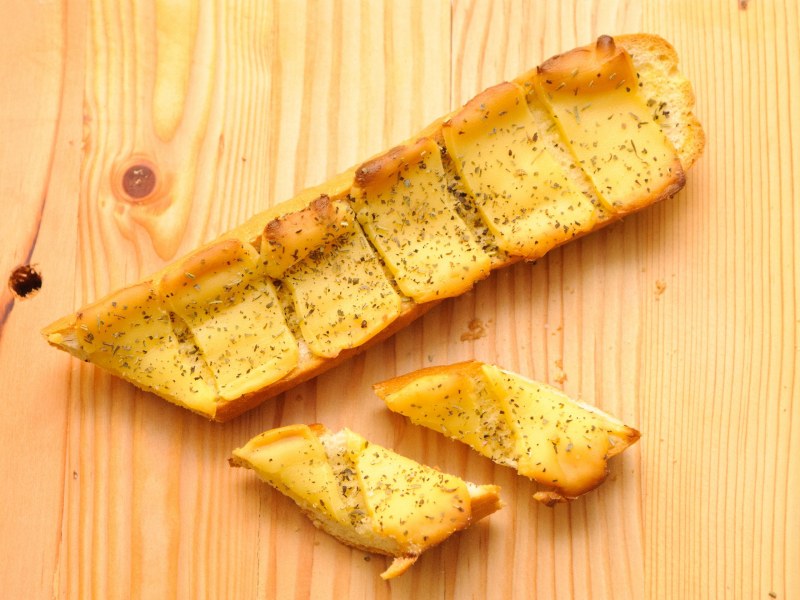 Французские батоны с сыром