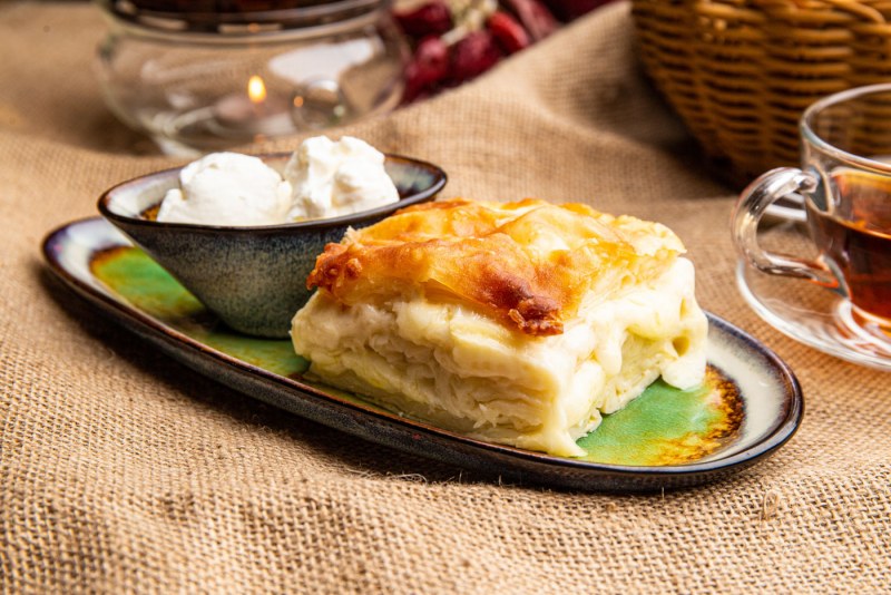 Пирог из лаваша с сыром