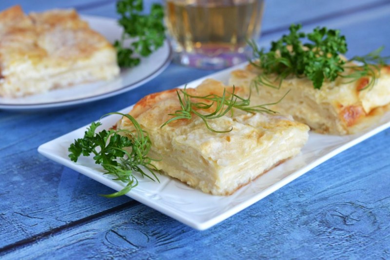 Пирог из лаваша с творогом и сыром