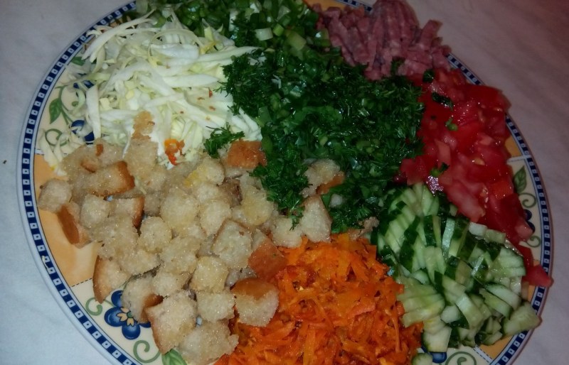 Салат солнышко с чипсами