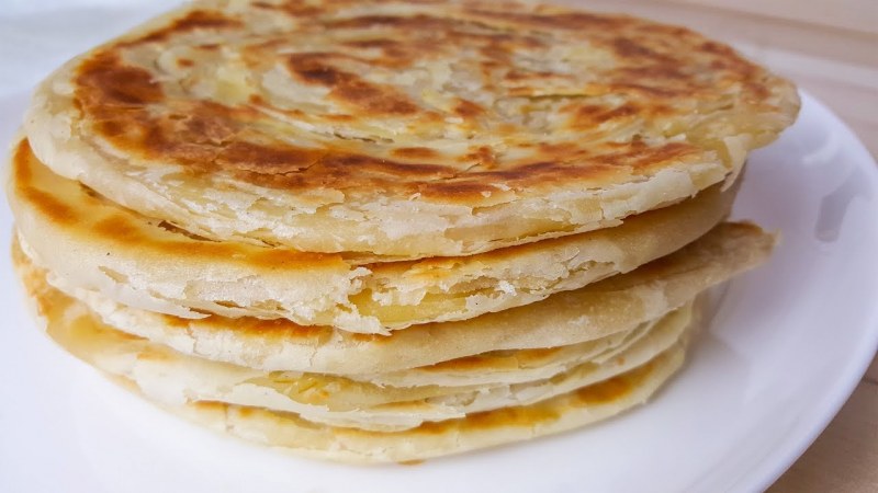 Лепёшки с луком на сковороде