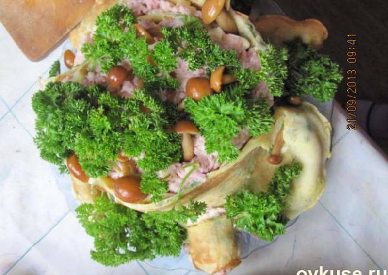 Закусочный блинный торт Лесной пенёк