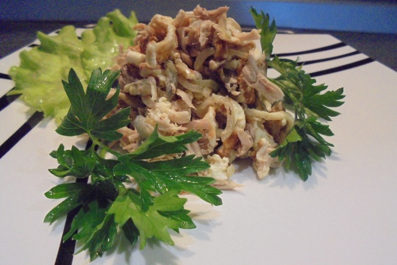 Салат с языком говяжьим и свежим огурцом