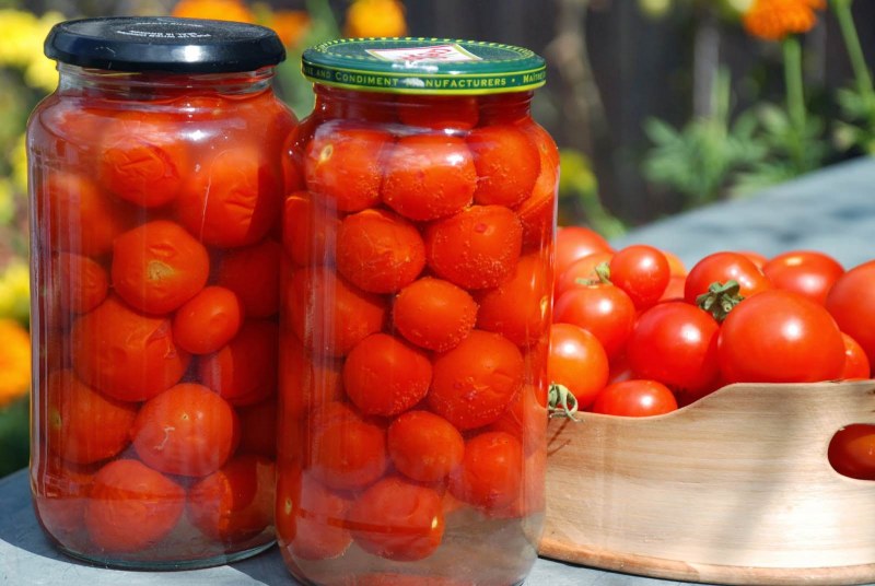 Быстрые маринованные помидоры