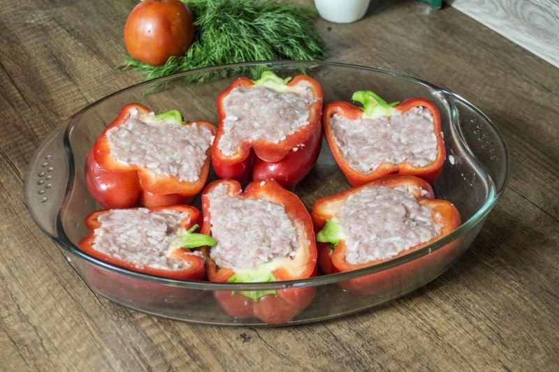Фаршированные перцы с фаршем и рисом