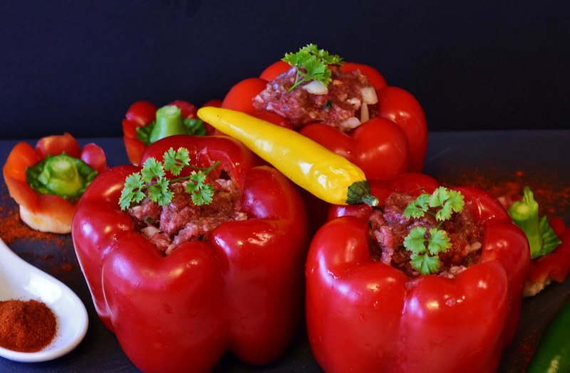 Перец фаршированный с грибами и сыром