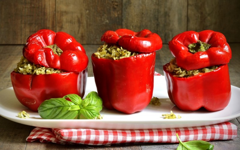 Фаршированные перцы с фаршем и рисом