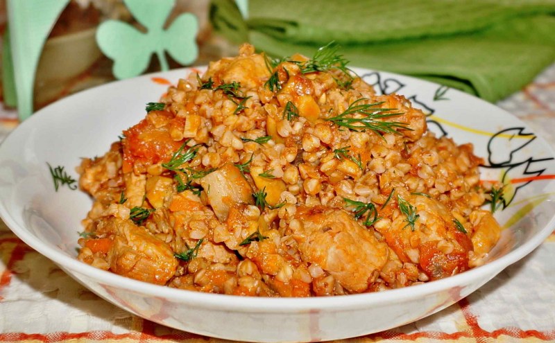 Гречка с соусом болоньезе