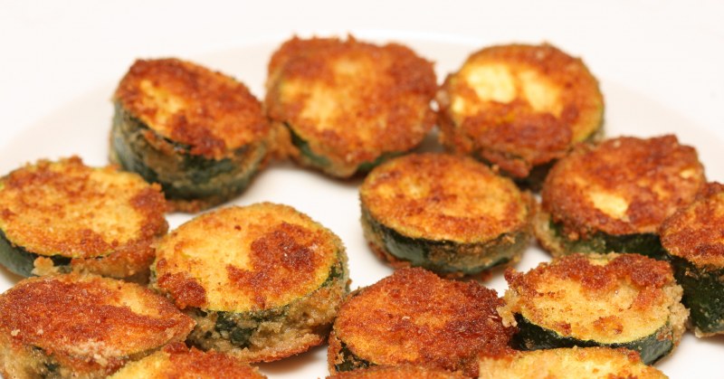 Жареные кабачки с чесноком и майонезом с спагетти
