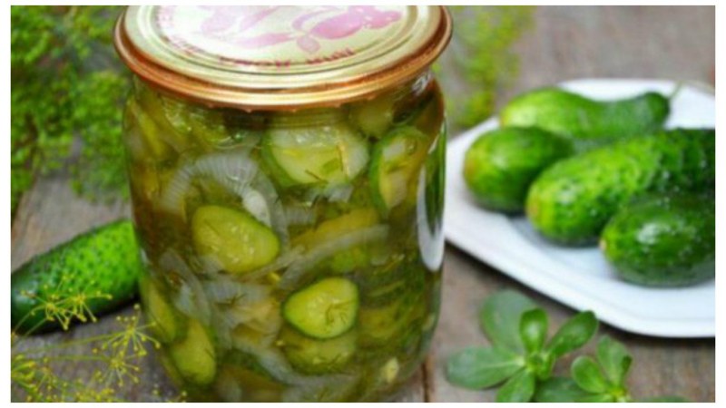 Салат из огурцов с чесноком