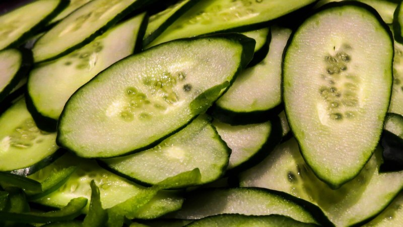 Огурцы кружочками с луком на зиму