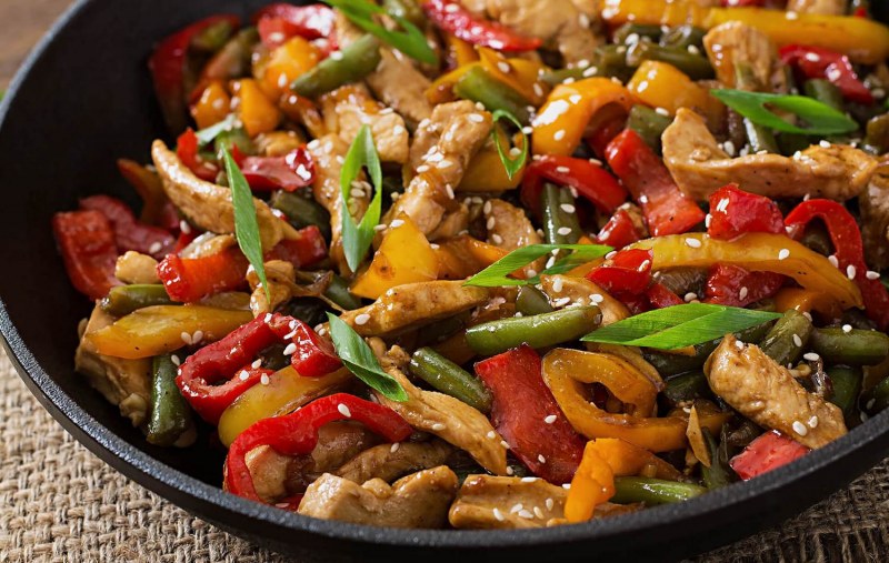 Зеленая стручковая фасоль с курицей