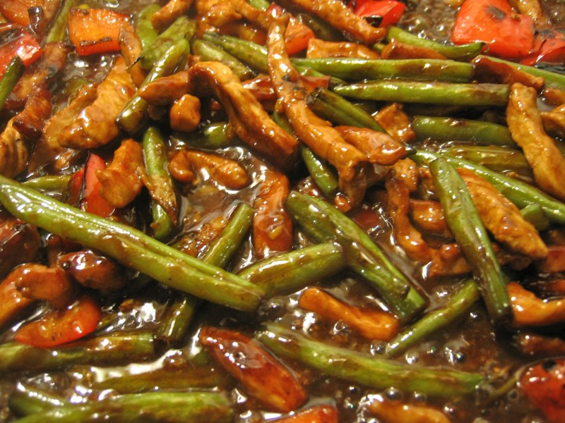 Стручковая фасоль с куриной грудкой