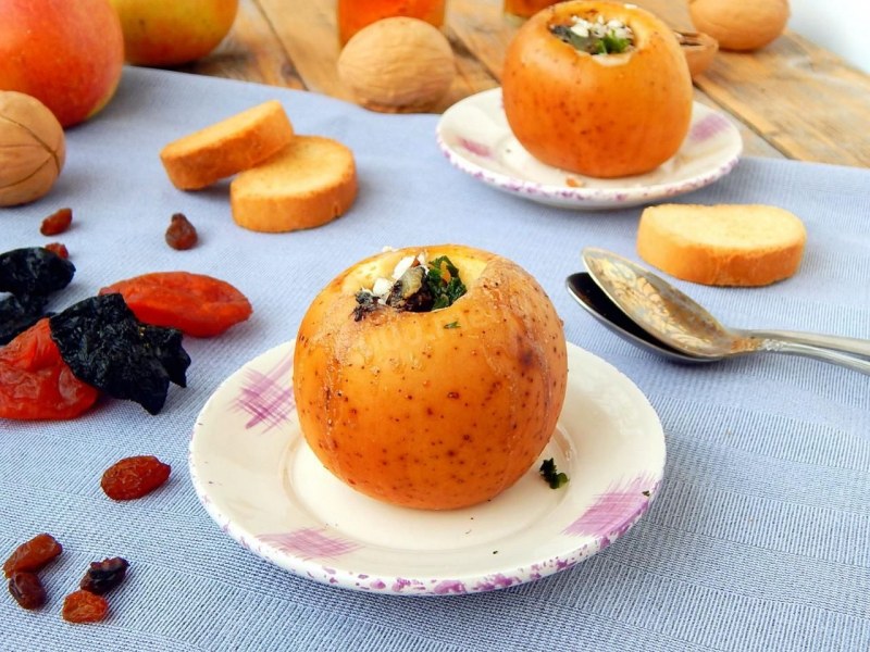 Фаршированные яблоки