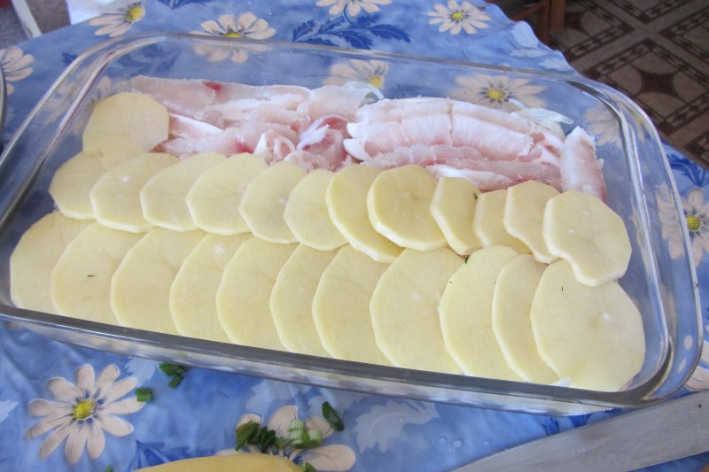 Филе минтая с овощами