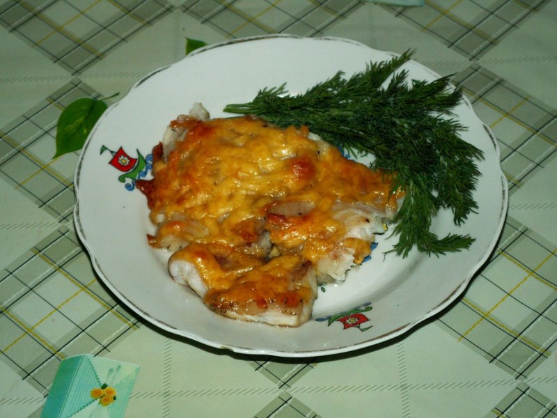 Рыба запеченная под молочным соусом