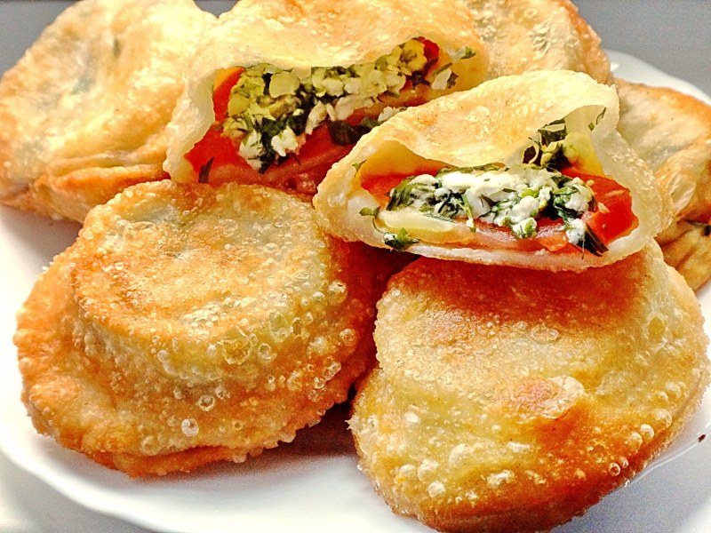 Чебуреки с творогом и зеленью
