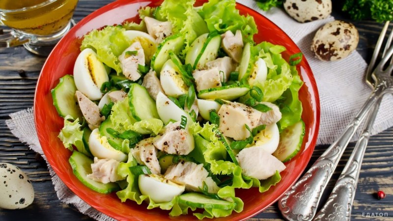 Салат из печени трески с огурцом и яйцом