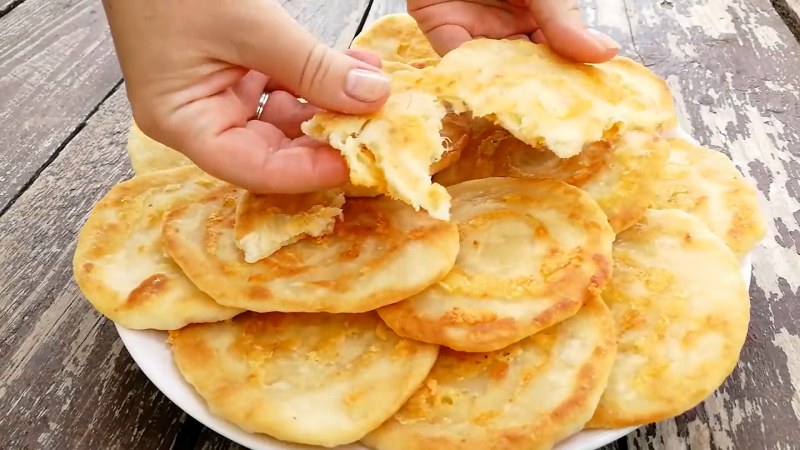 Сырные лепёшки на кефире на сковороде