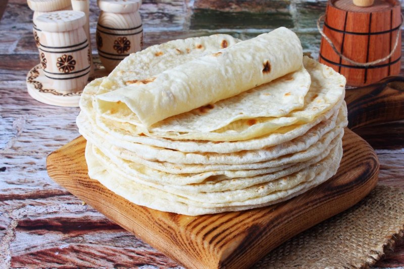 Лепёшки с луком на сковороде
