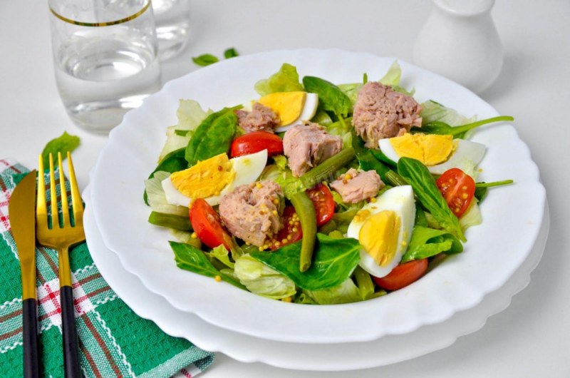 Салат с тунцом и овощами ПП