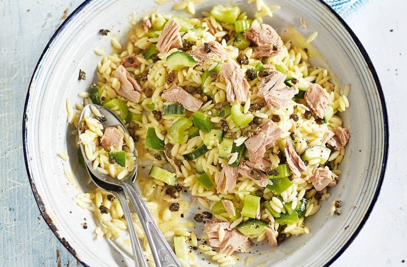 Салат с тунцом и кукурузой