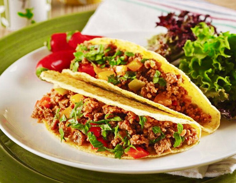 Мини тако с курицей овощами