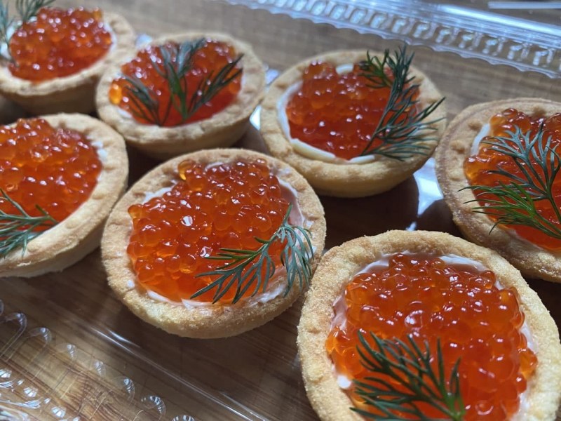 Корзинки с икрой