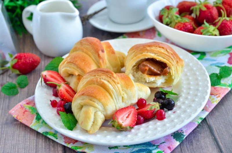 Булочки круассаны