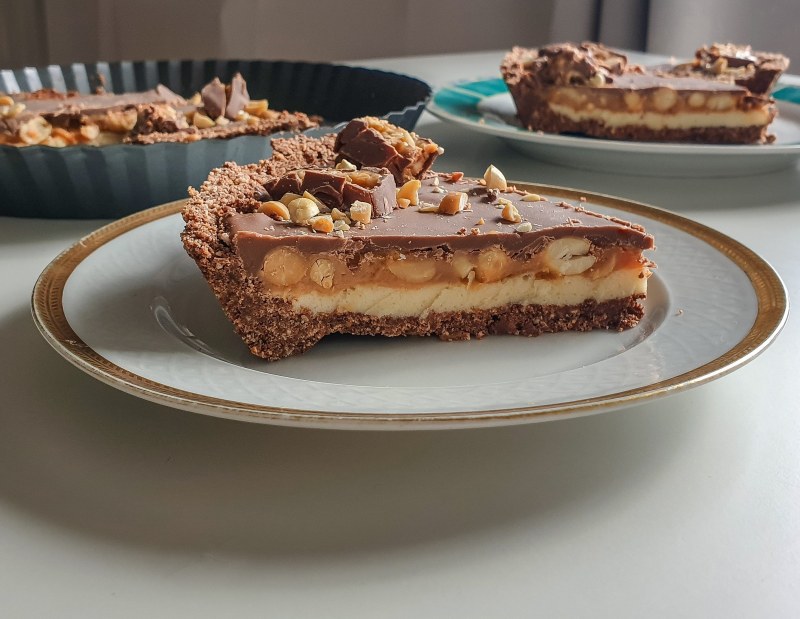 Пирожное Брауни с карамелью и фундуком