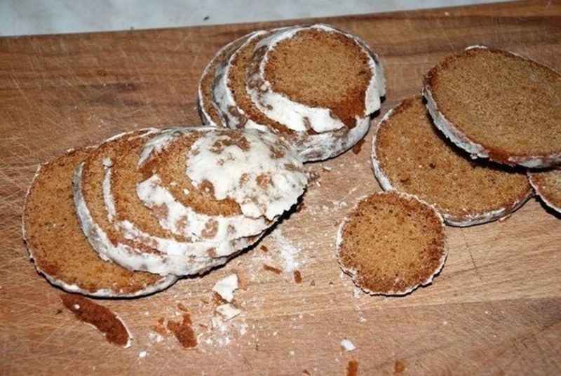 Торт сметанник из пряников без выпечки