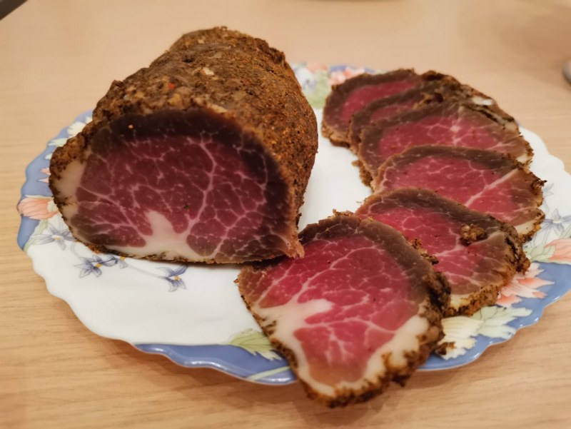 Сыровяленое мясо балык