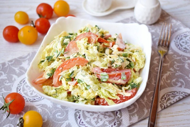 Салат с пекинской капустой и курицей